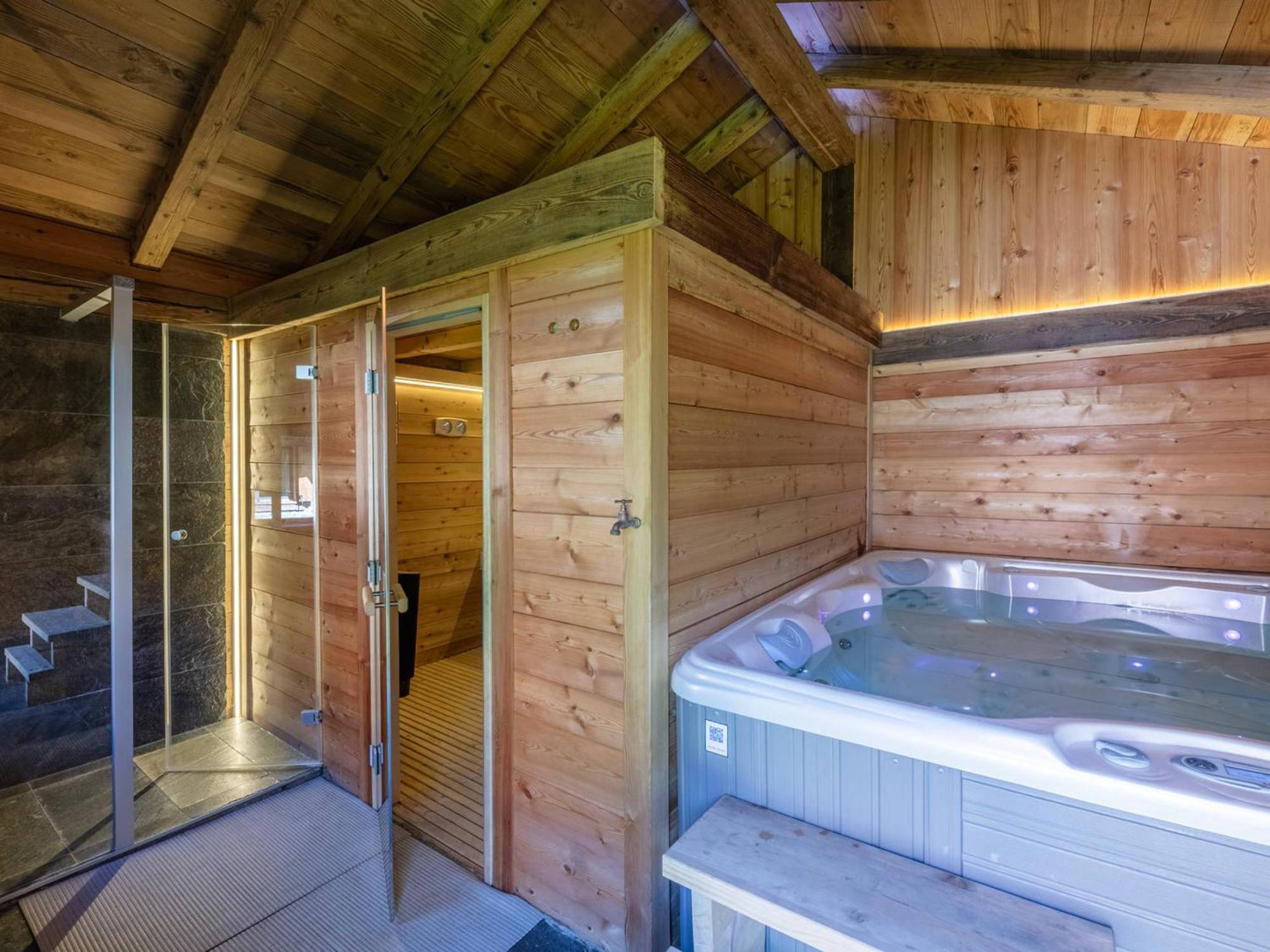 Chalet A Avec Sauna Et Jacuzzi - Fr-1-343-253