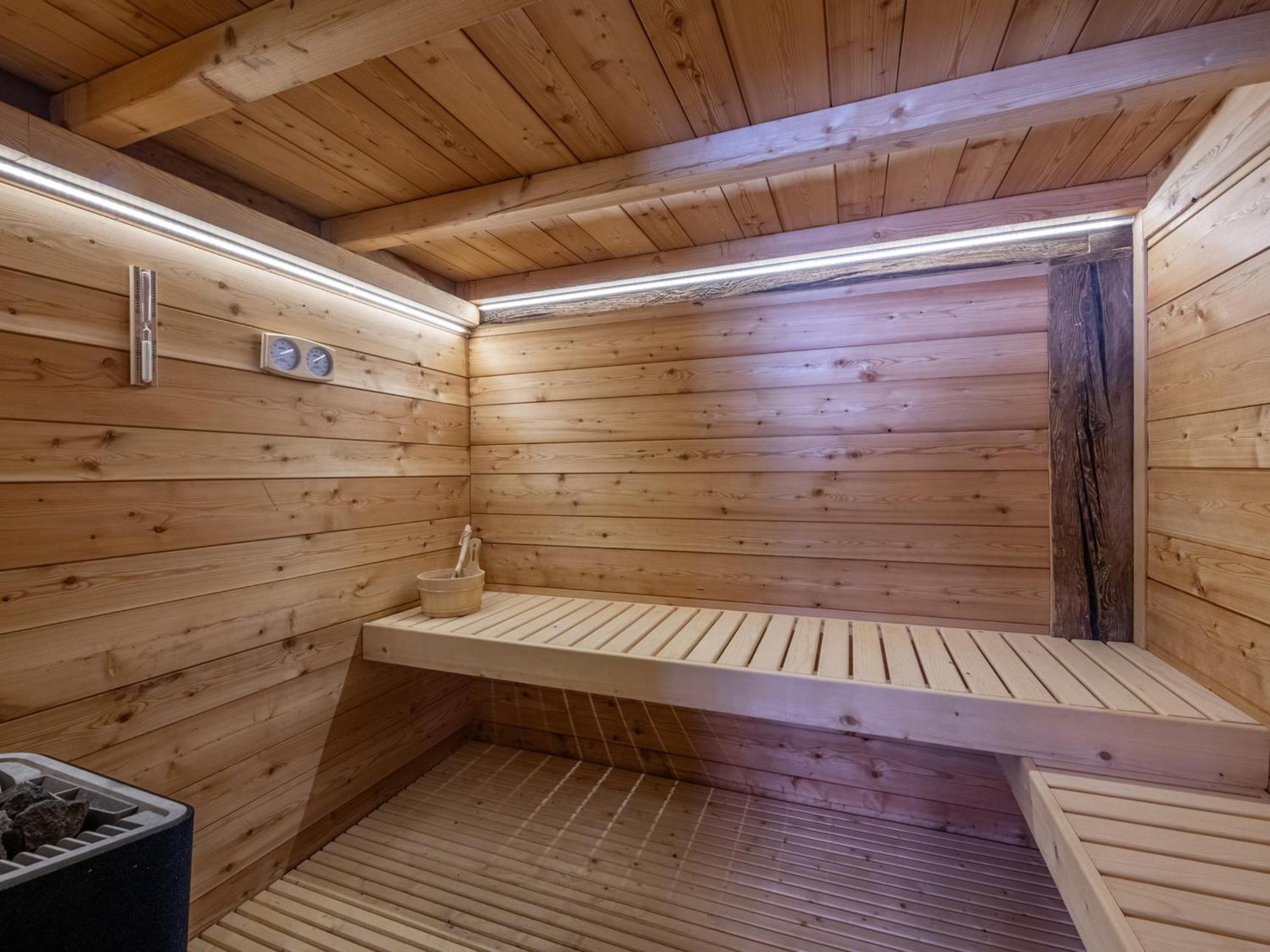 A Avec Sauna Et Jacuzzi - Fr-1-343-253 Chalet